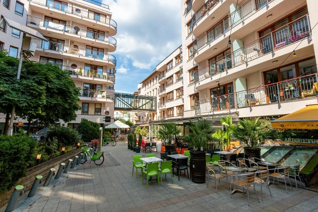 Spacious & Stylish Apartment In Downtown Budapest